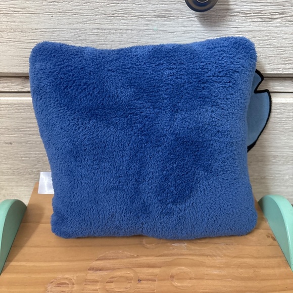 Small Stitch pillow - Picture 2 of 2